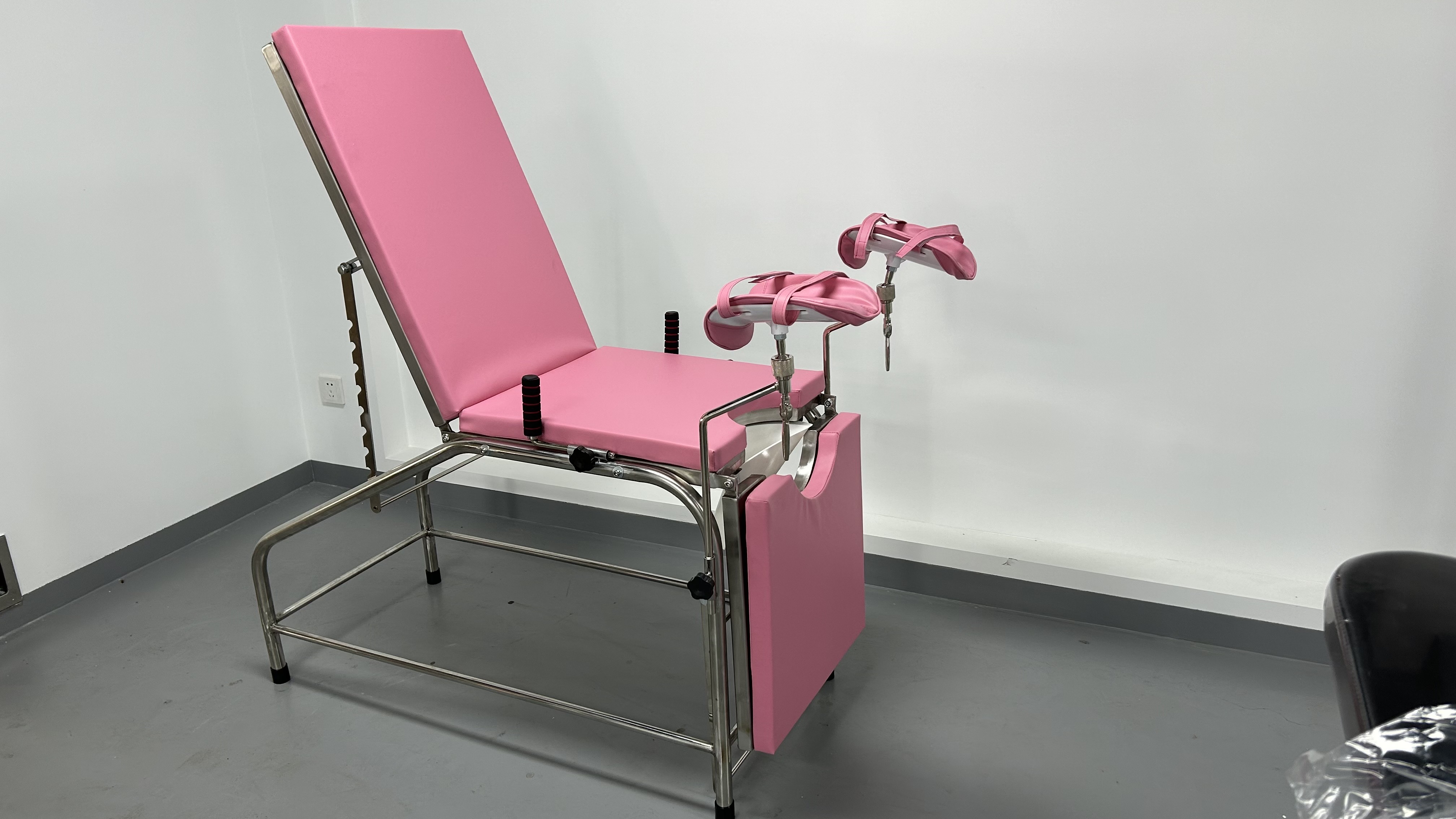 High Quality All Stainless Steel Manual Gynecological Exam Delivery Bed With Detachable Mattress