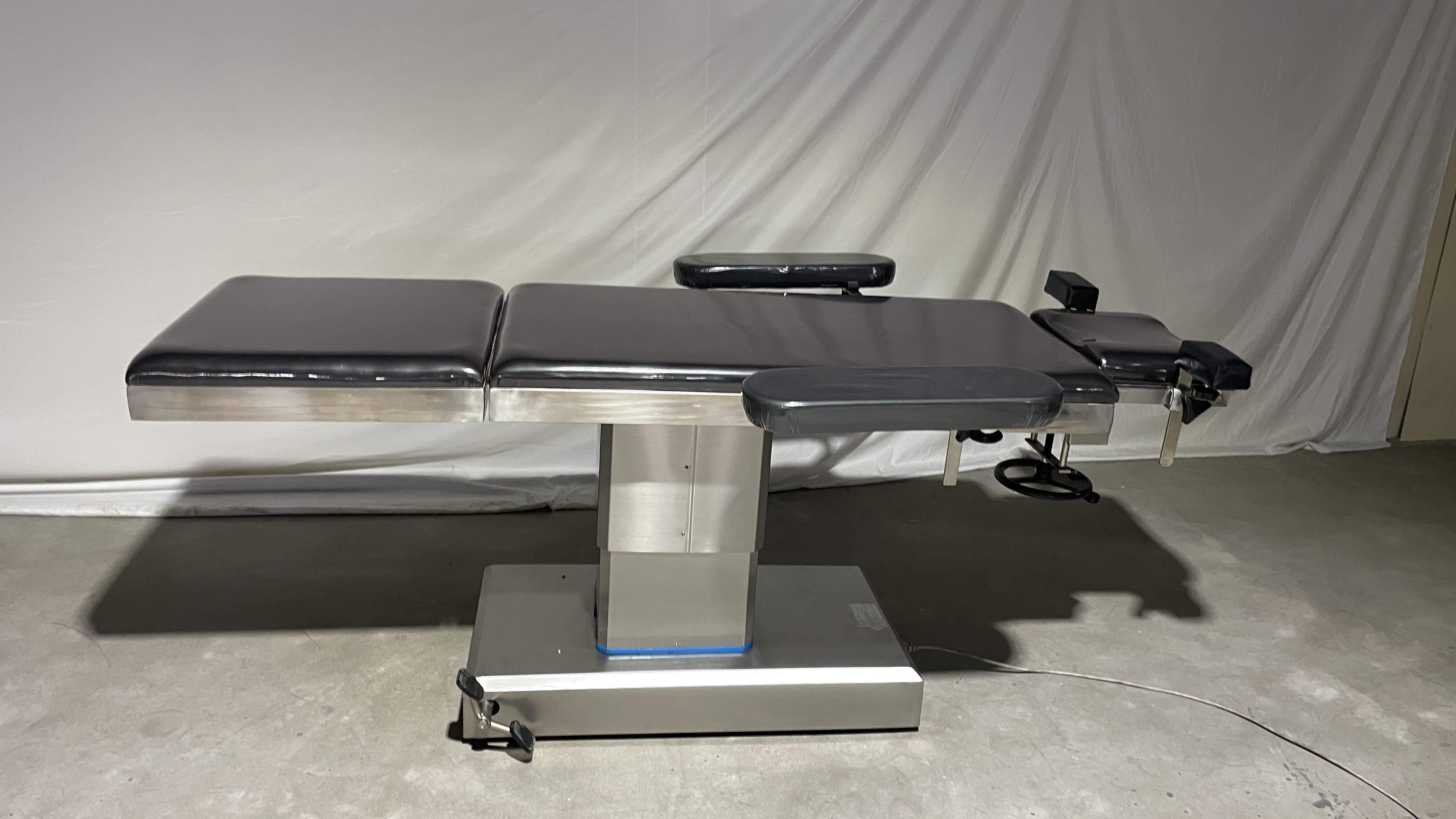 Mababang Posisyon 500m Taas Electric Eye Surgical Bed Examination Table Electric Ophthalmic Operating Table