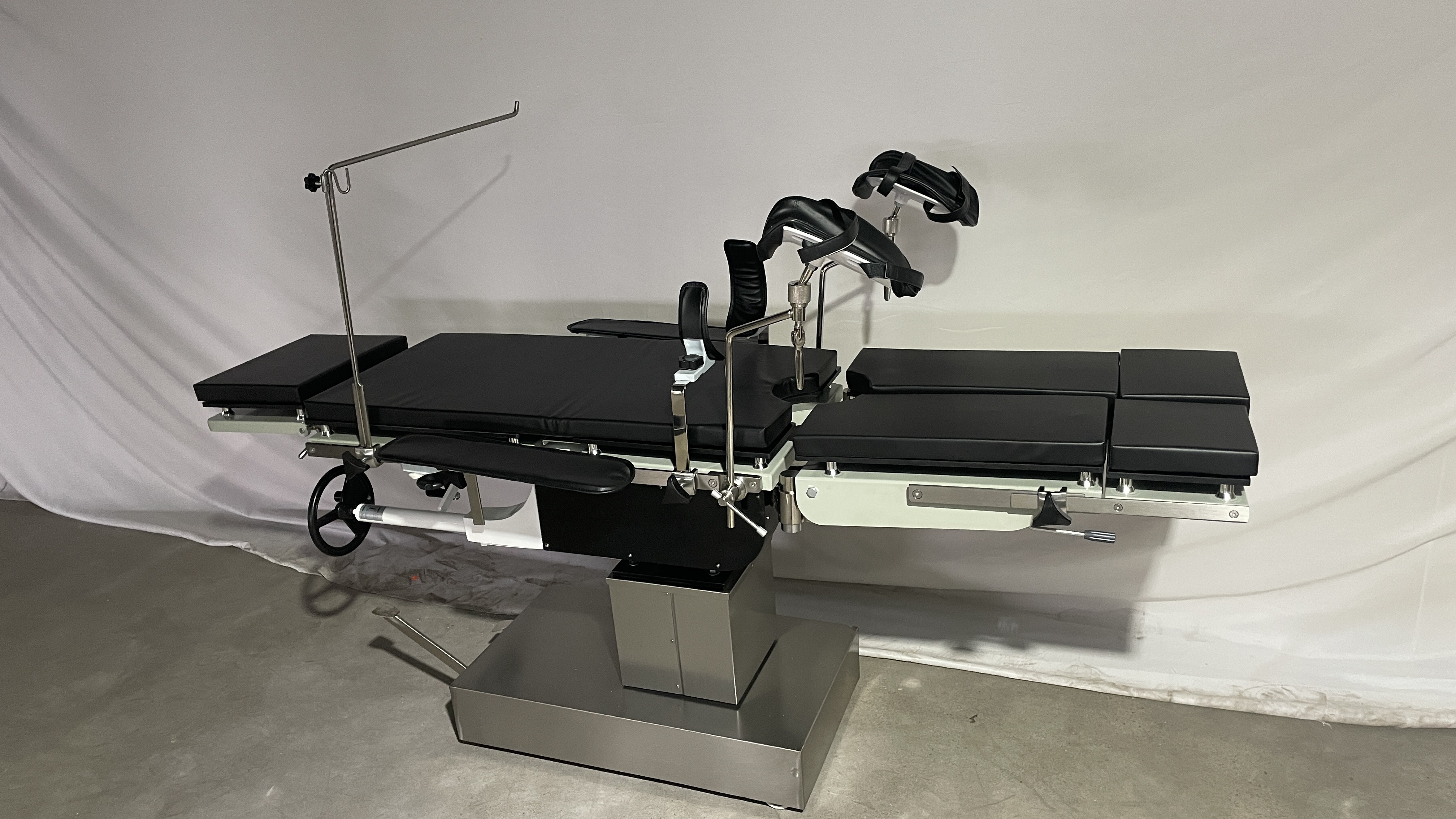 Head Controlled 3008 Operating Table Radiolucent Manual Theater Operation Table Compatible X-Ray Hydraulic Operating Table